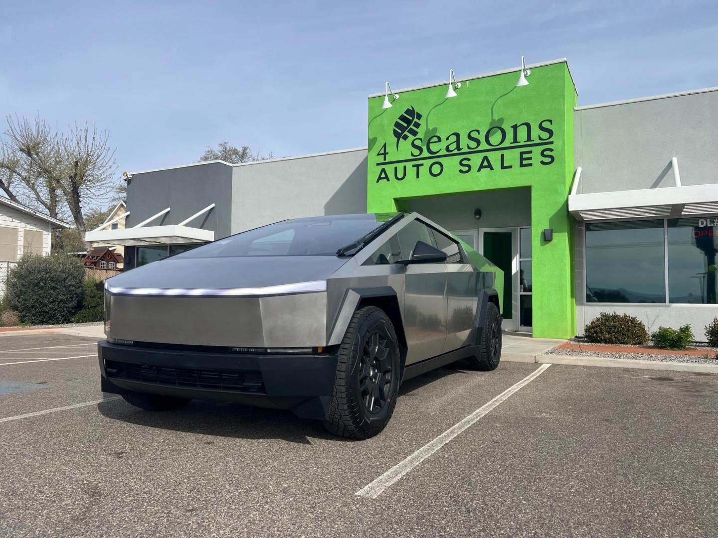 2024 Silver /Black Tesla Cybertruck Dual Motor (7G2CEHED1RA) with an Electric engine, 1-Speed Automatic transmission, located at 1865 East Red Hills Pkwy, St. George, 84770, (435) 628-0023, 37.120850, -113.543640 - Photo#6